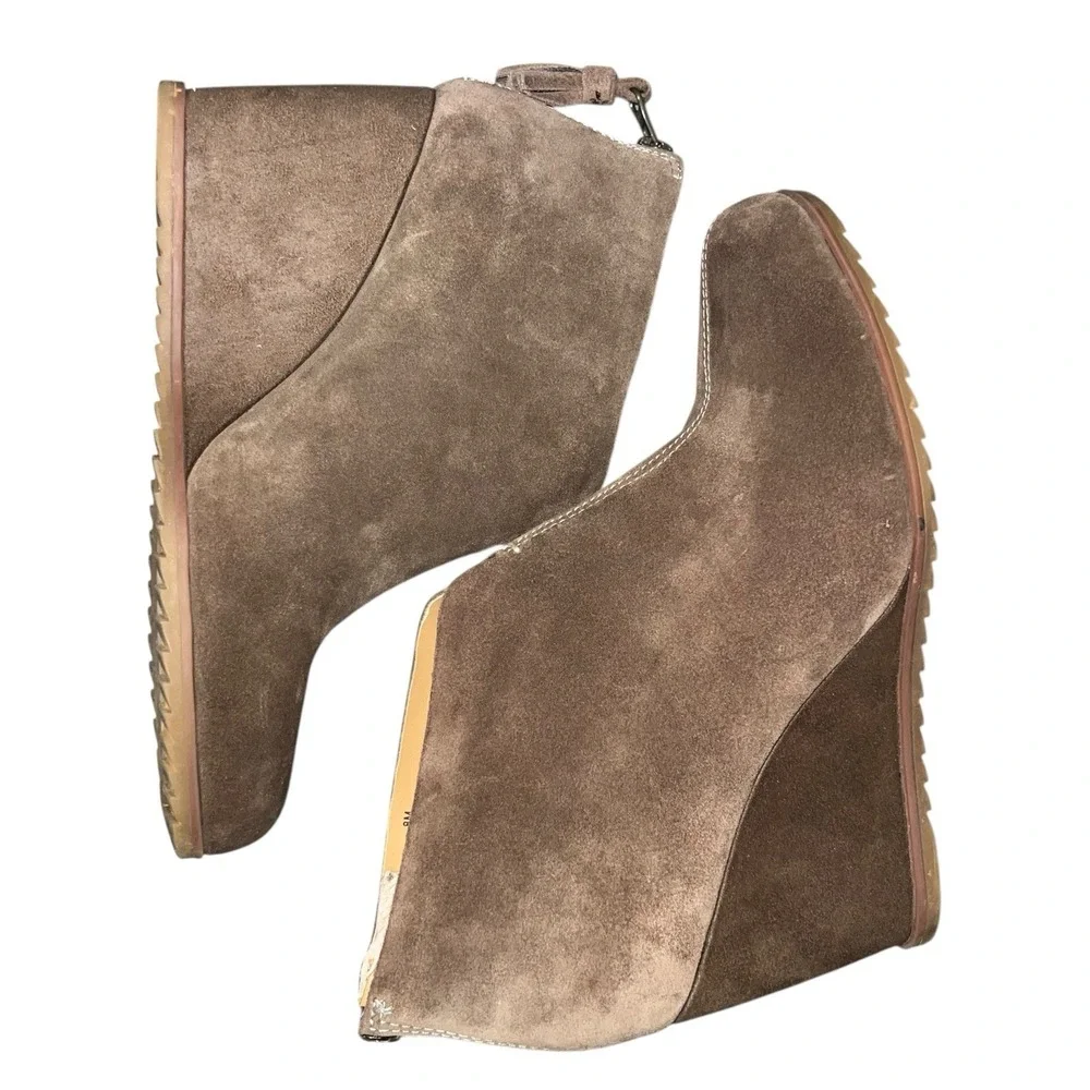 Korks Kork Ease Suede Wedge Ankle Booties Womens 8 Brown Taupe Haldor Back Zip